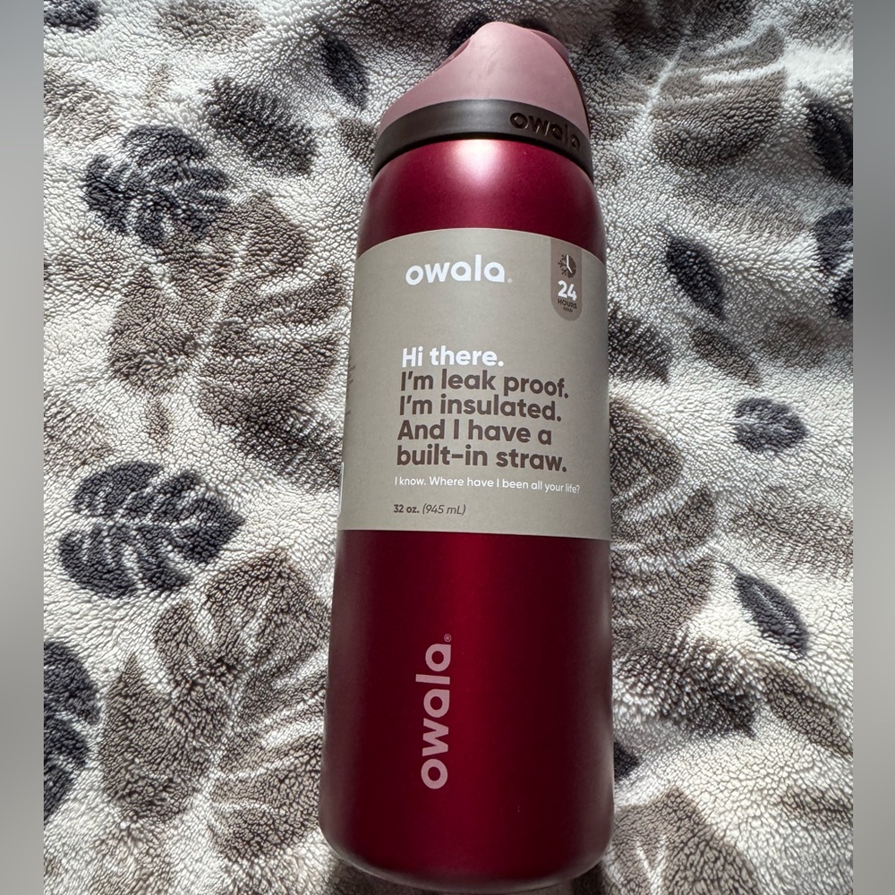 Owala FreeSip 32oz Poinsettia - NWT